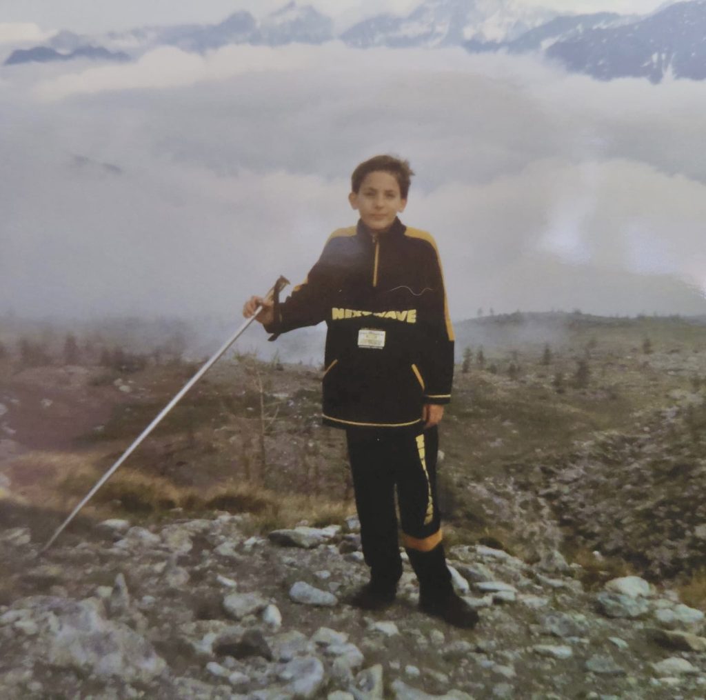 Luca da bambino tra le vette alpine - Foto Luca Armilli